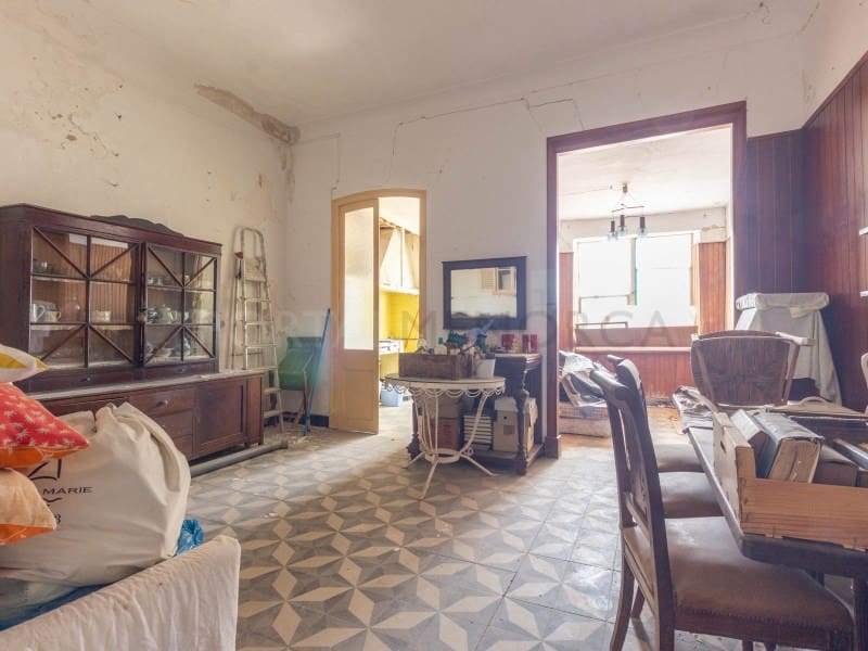 6 bedroom Villa for sale in Mahon / Mao with garage - € 750,000 (Ref: 9500435)