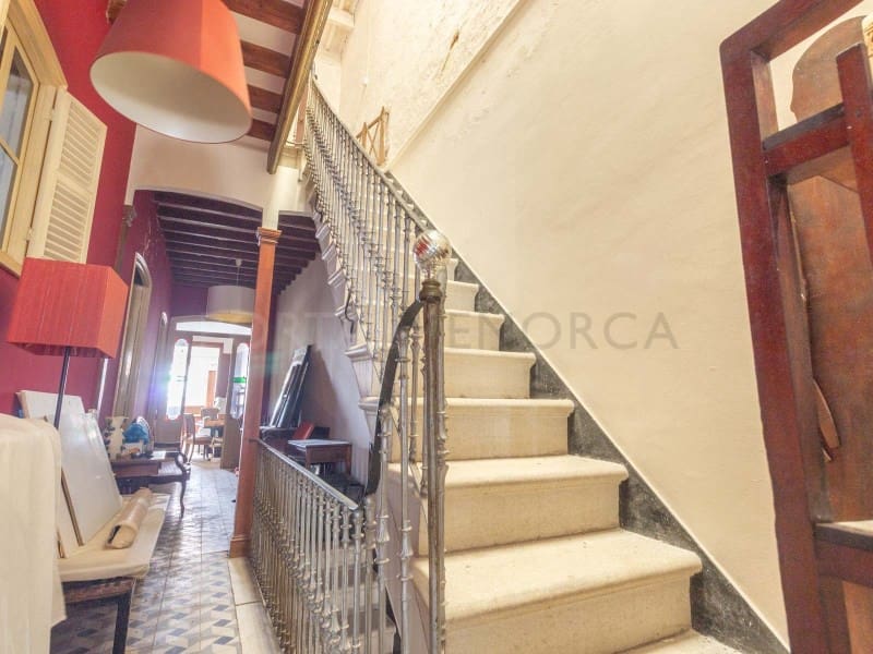 6 bedroom Villa for sale in Mahon / Mao with garage - € 750,000 (Ref: 9500435)