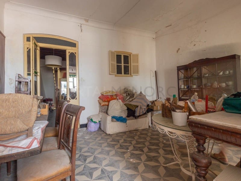 6 bedroom Villa for sale in Mahon / Mao with garage - € 750,000 (Ref: 9500435)