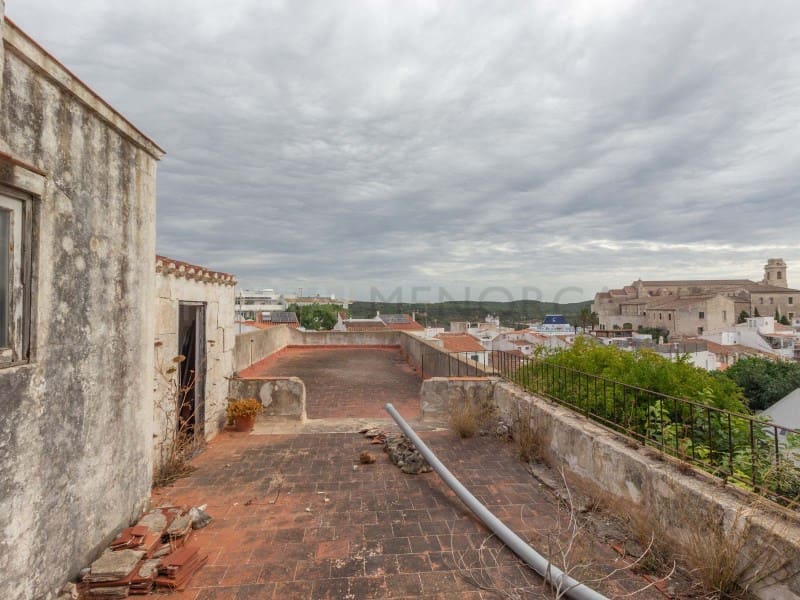 6 bedroom Villa for sale in Mahon / Mao with garage - € 750,000 (Ref: 9500435)