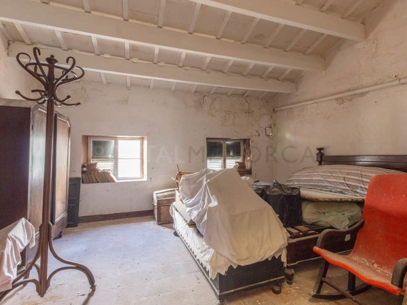 6 bedroom Villa for sale in Mahon / Mao with garage - € 750,000 (Ref: 9500435)