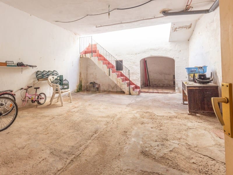 4 bedroom Villa for sale in Ciutadella de Menorca - € 650,000 (Ref: 9500437)