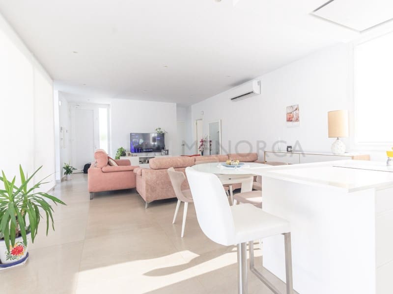 3 bedroom Villa for sale in Cala Blanca with pool - € 945,000 (Ref: 9500450)