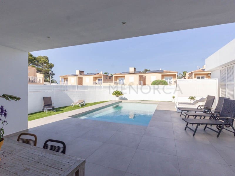 3 bedroom Villa for sale in Cala Blanca with pool - € 945,000 (Ref: 9500450)