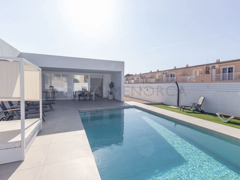 3 bedroom Villa for sale in Cala Blanca with pool - € 945,000 (Ref: 9500450)