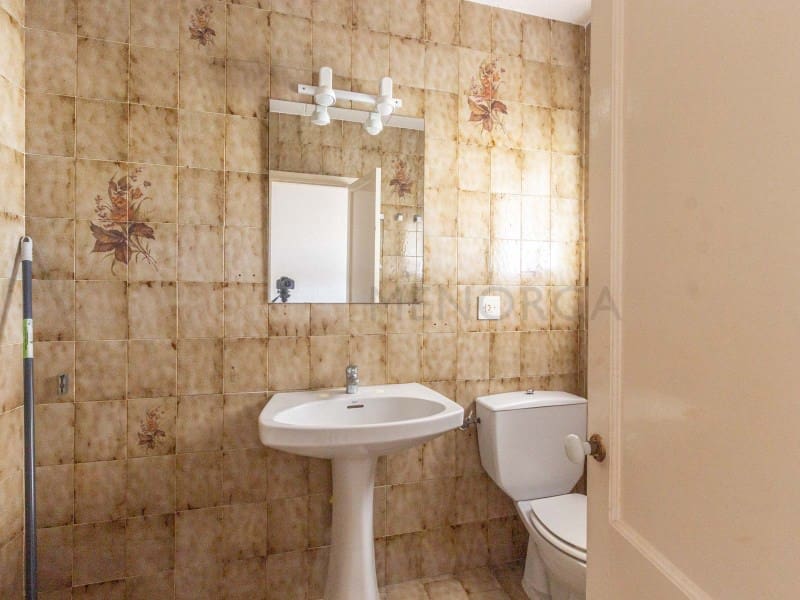 7 bedroom Villa for sale in Mahon / Mao - € 750,000 (Ref: 9500451)