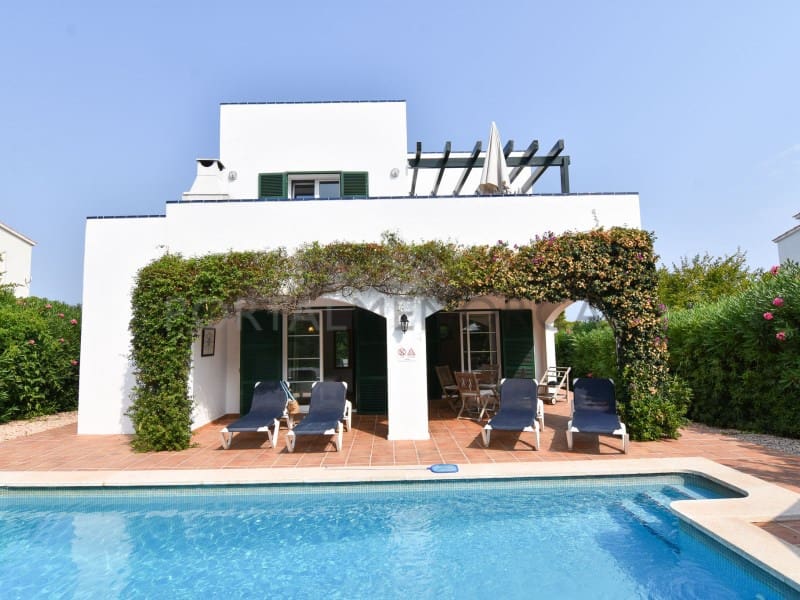 3 soveværelse Villa til salg i Es Mercadal med swimmingpool - € 749.000 (Ref: 9500452)