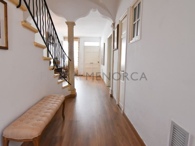 5 bedroom Villa for sale in Mahon / Mao - € 895,000 (Ref: 9500462)