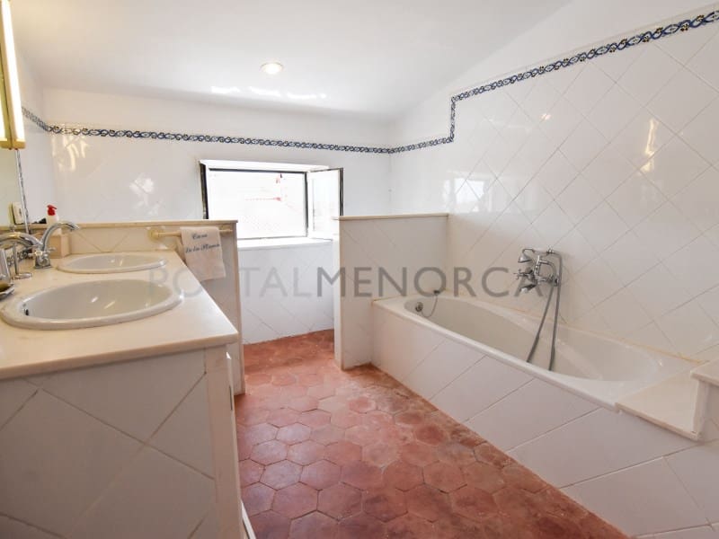 5 bedroom Villa for sale in Mahon / Mao - € 895,000 (Ref: 9500462)