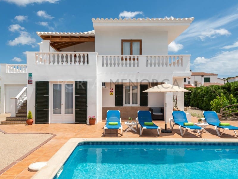 4 bedroom Villa for sale in Cala Blanca with pool - € 1,260,000 (Ref: 9500479)