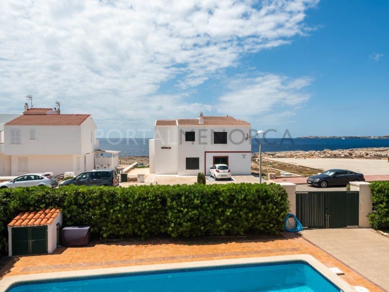 4 bedroom Villa for sale in Cala Blanca with pool - € 1,260,000 (Ref: 9500479)