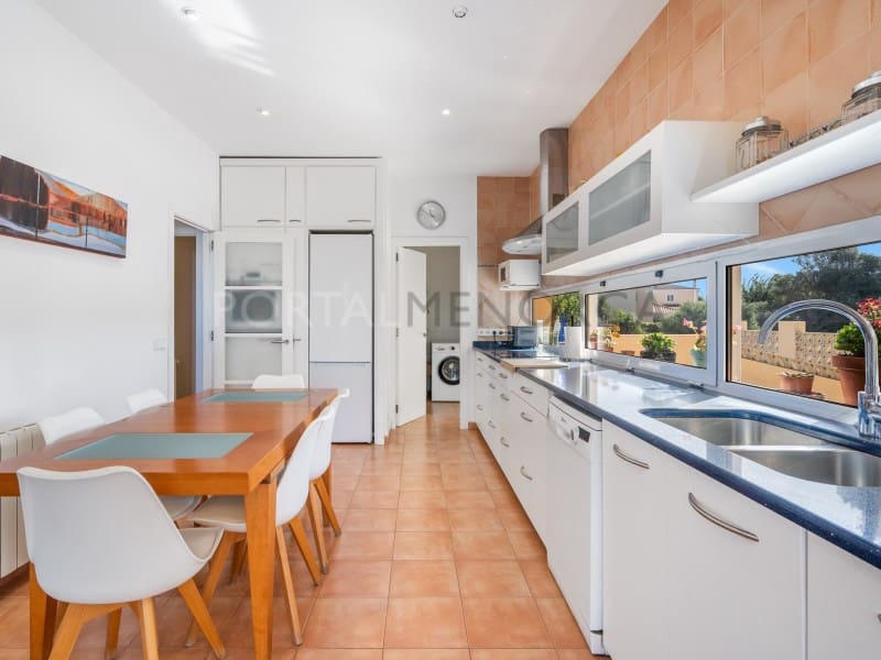 4 bedroom Villa for sale in Cala Blanca with pool garage - € 1,300,000 (Ref: 9500493)