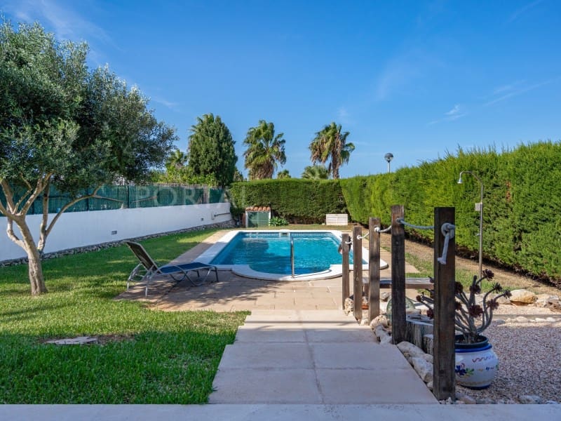 4 bedroom Villa for sale in Cala Blanca with pool garage - € 1,300,000 (Ref: 9500493)