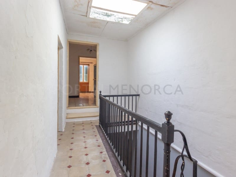 8 makuuhuone Omakotitalo myytävänä paikassa Mahon / Mao - 550 000 € (Ref: 9631566)