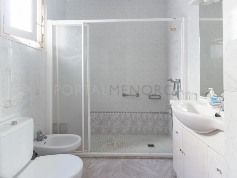 8 makuuhuone Omakotitalo myytävänä paikassa Mahon / Mao - 550 000 € (Ref: 9631566)