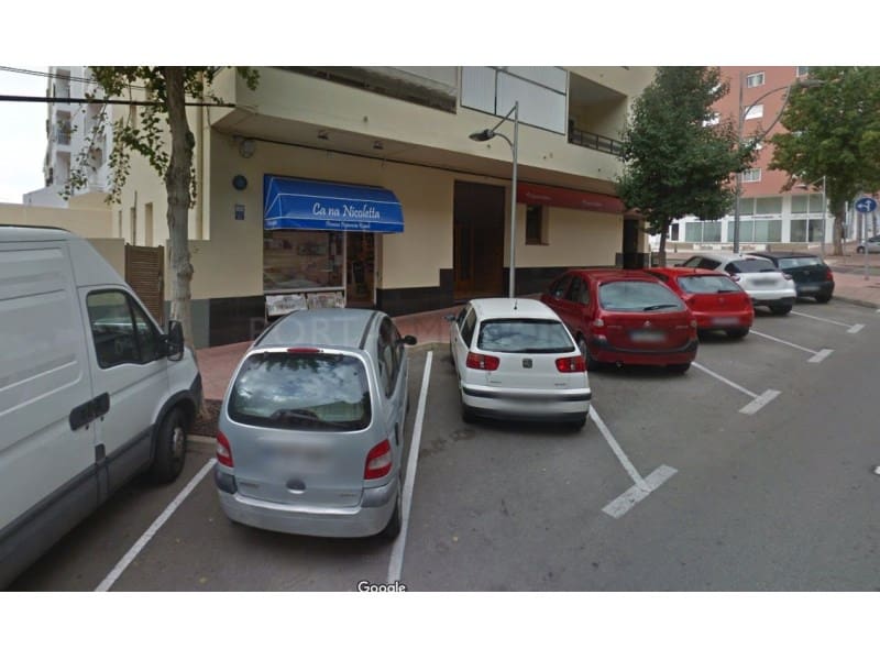 Kaupallinen myytävänä paikassa Mahon / Mao - 165 000 € (Ref: 9631573)