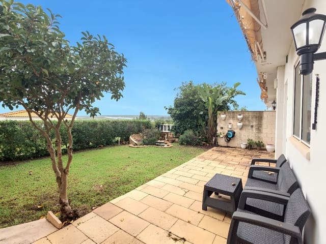 2 slaapkamer Appartement te koop in Coves Noves, Es Mercadal met garage - € 360.000 (Ref: 9631595)