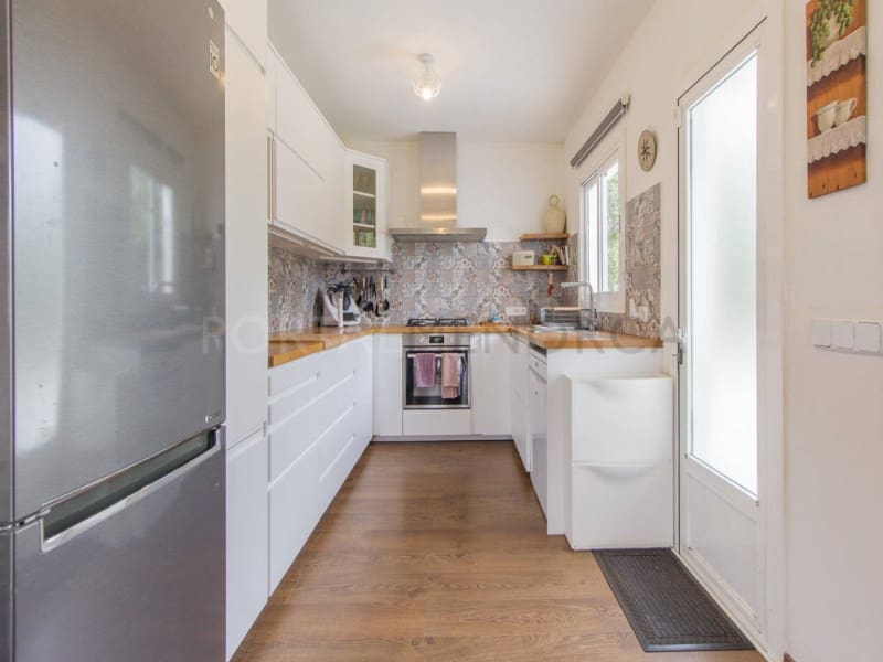 5 slaapkamer Villa te koop in Trebaluger met garage - € 720.000 (Ref: 9631606)