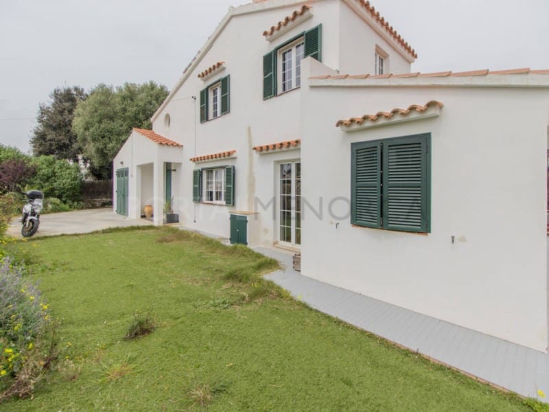 5 bedroom Villa for sale in Trebaluger with garage - € 690,000 (Ref: 9631606)