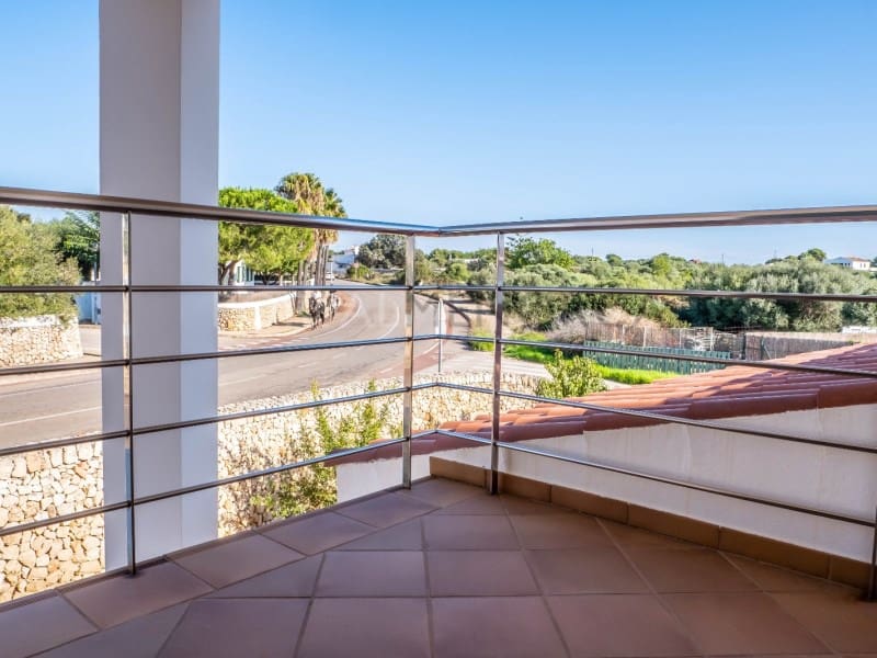 4 sovrum Villa till salu i Cala Blanca med pool garage - 1 330 000 € (Ref: 9631608)