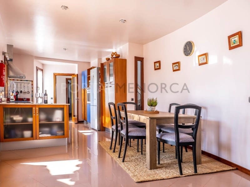 4 sovrum Villa till salu i Cala Blanca med pool garage - 1 330 000 € (Ref: 9631608)