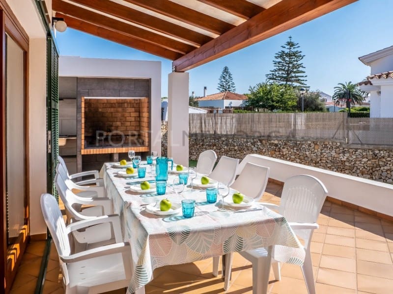 4 sovrum Villa till salu i Cala Blanca med pool garage - 1 330 000 € (Ref: 9631608)