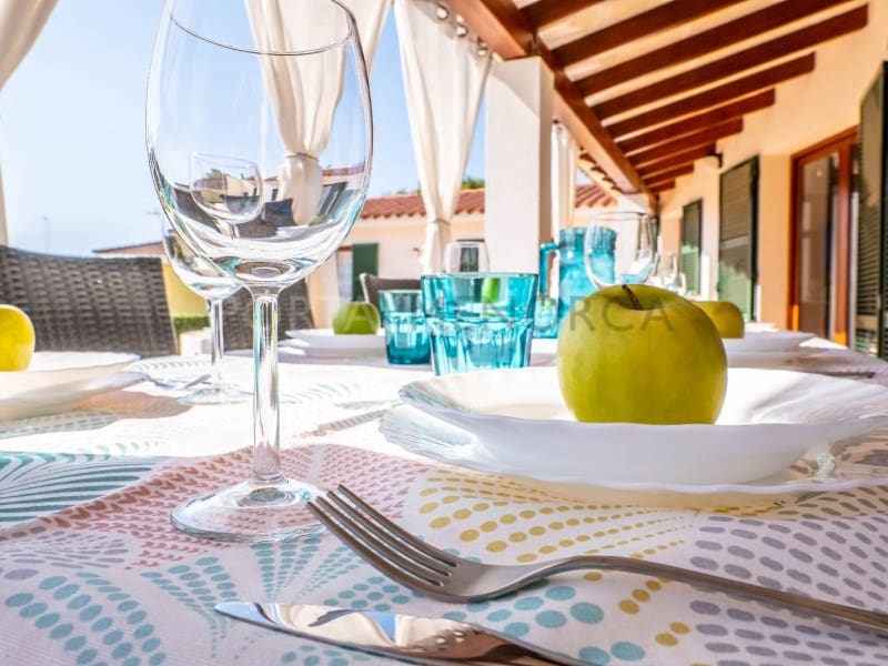 4 sovrum Villa till salu i Cala Blanca med pool garage - 1 330 000 € (Ref: 9631608)