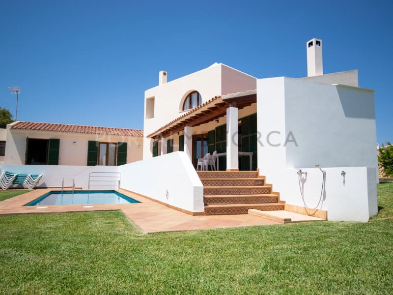 4 sovrum Villa till salu i Cala Blanca med pool garage - 1 330 000 € (Ref: 9631608)