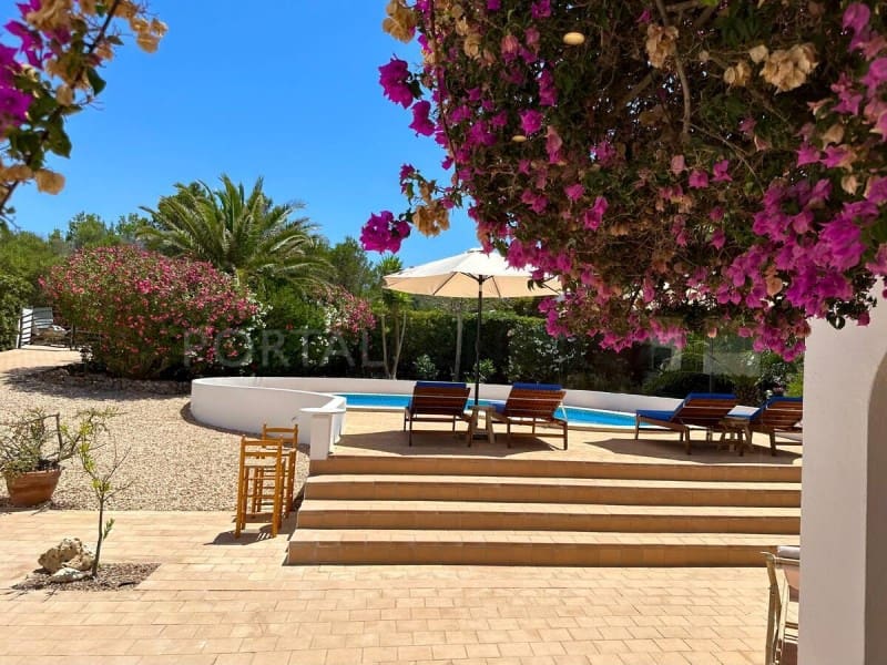 4 makuuhuone Huvila myytävänä paikassa Es Canutells mukana uima-altaan - 850 000 € (Ref: 9631621)