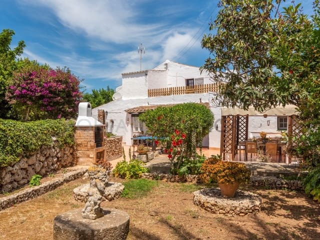 5 slaapkamer Finca/Landhuis te koop in Trebaluger, Es Castell met zwembad - € 995.000 (Ref: 9631627)