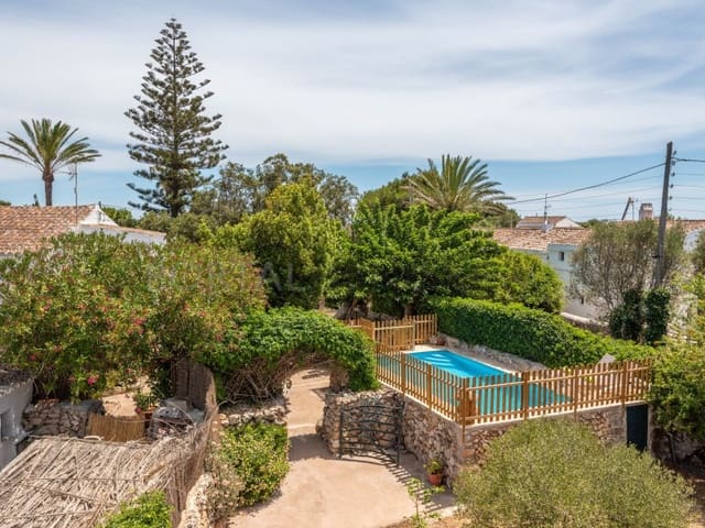 5 slaapkamer Finca/Landhuis te koop in Trebaluger, Es Castell met zwembad - € 995.000 (Ref: 9631627)