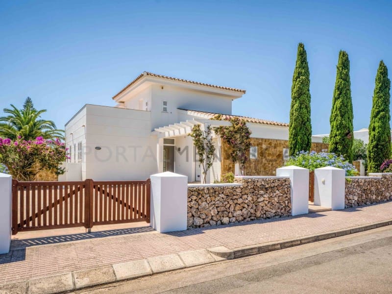 4 chambre Villa/Maison à vendre à Mahon / Mao avec piscine garage - 895 000 € (Ref: 9631633)