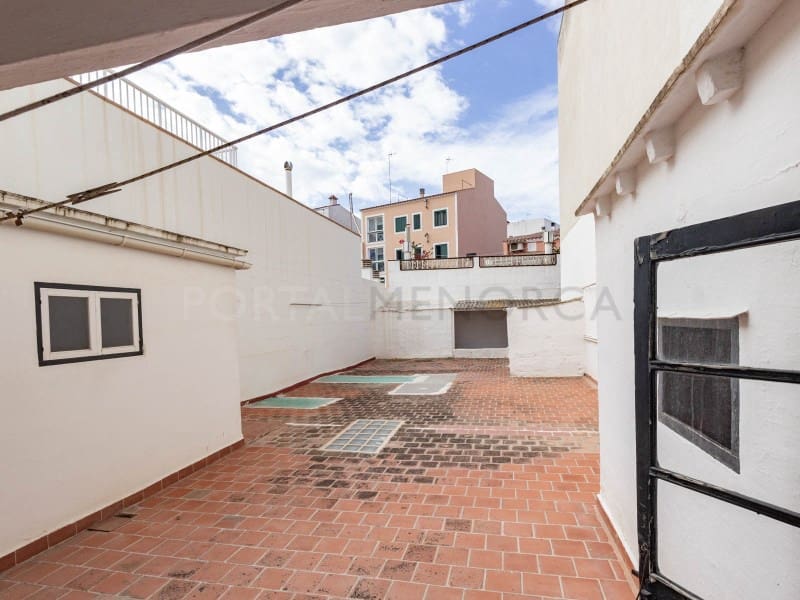 3 makuuhuone Huoneisto myytävänä paikassa Mahon / Mao - 350 000 € (Ref: 9631670)