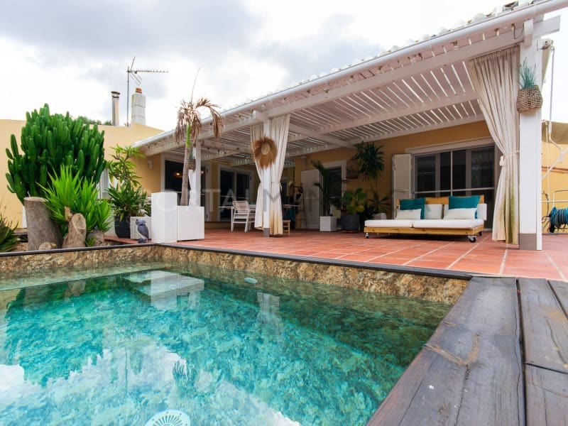 6 Zimmer Finca/Landgut zu verkaufen in Es Mercadal mit Pool Garage - 1.700.000 € (Ref: 9631676)