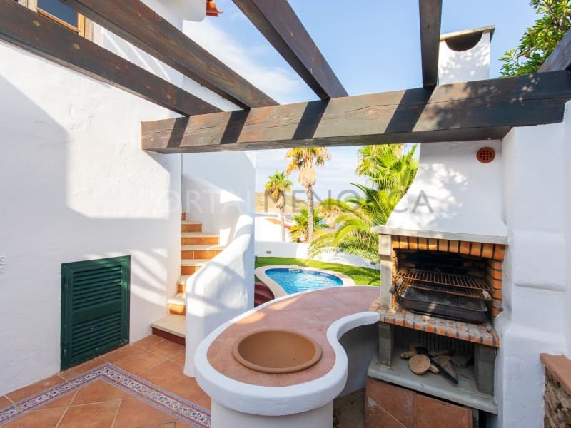 5 Zimmer Villa zu verkaufen in Es Mercadal mit Pool - 850.000 € (Ref: 9631677)