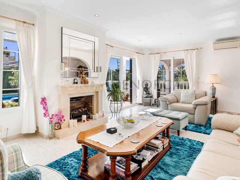 4 slaapkamer Villa te koop in Es Mercadal met zwembad garage - € 830.000 (Ref: 9631691)