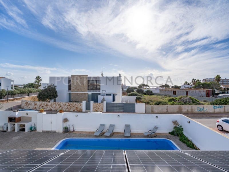 4 sovrum Villa till salu i Cala'n Blanes med pool - 895 000 € (Ref: 9631706)