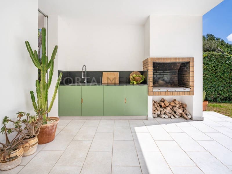 4 bedroom Villa for sale in Cala Morell with pool garage - € 1,650,000 (Ref: 9631717)