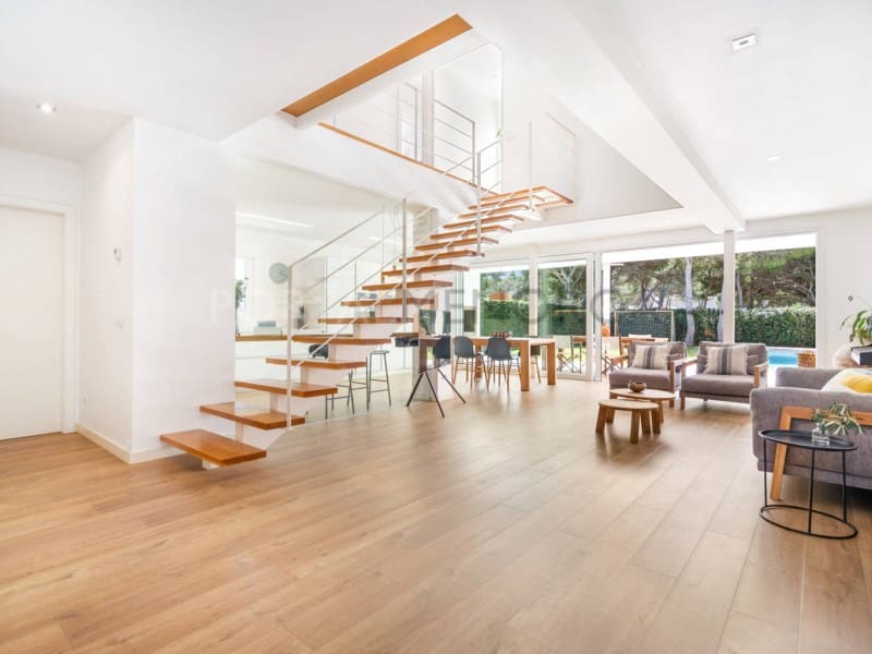 4 bedroom Villa for sale in Cala Morell with pool garage - € 1,650,000 (Ref: 9631717)