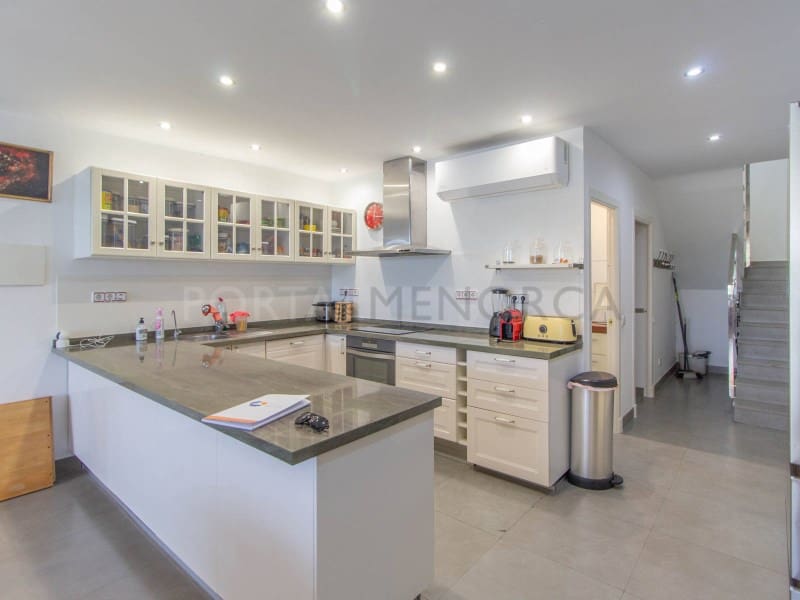 Local Comercial de 4 habitaciones en Mahón / Maó en venta - 995.000 € (Ref: 9631750)
