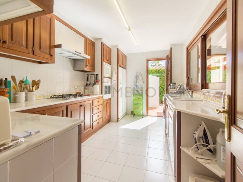 5 soverom Villa til salgs i Binibeca med svømmebasseng garasje - € 2 995 000 (Ref: 9631751)