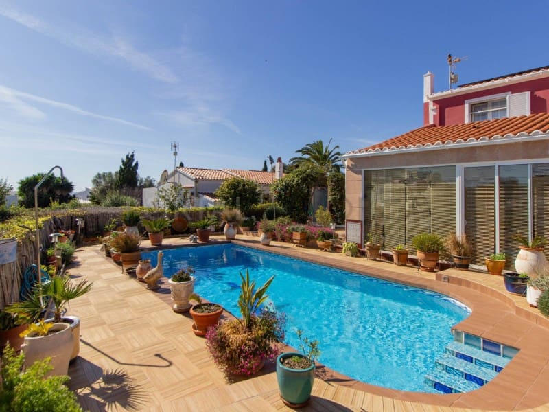 4 slaapkamer Villa te koop in Binibeca met zwembad garage - € 995.000 (Ref: 9634399)