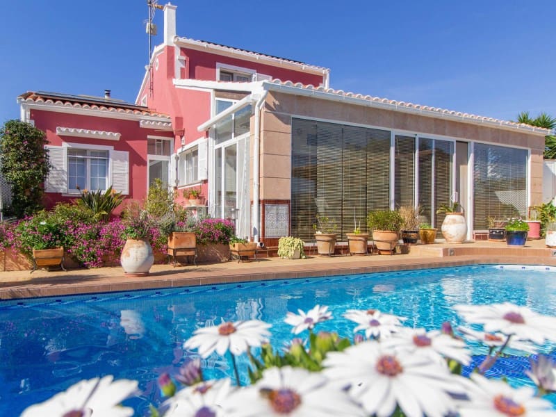 4 slaapkamer Villa te koop in Binibeca met zwembad garage - € 995.000 (Ref: 9634399)