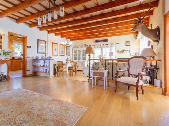 4 chambre Villa/Maison à vendre à Binibeca, San Luis / Sant Lluís avec piscine garage - 995 000 € (Ref: 9634400)