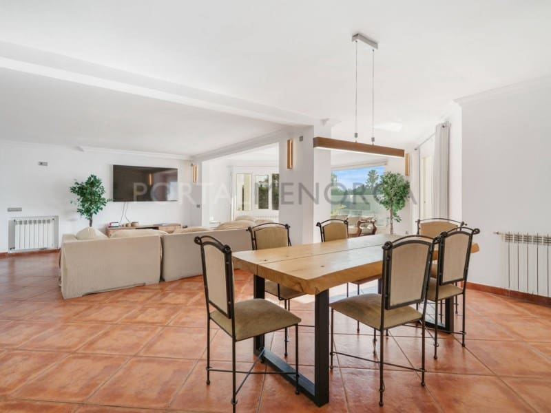 4 bedroom Villa for sale in Cala'n Blanes with pool - € 895,000 (Ref: 9639358)