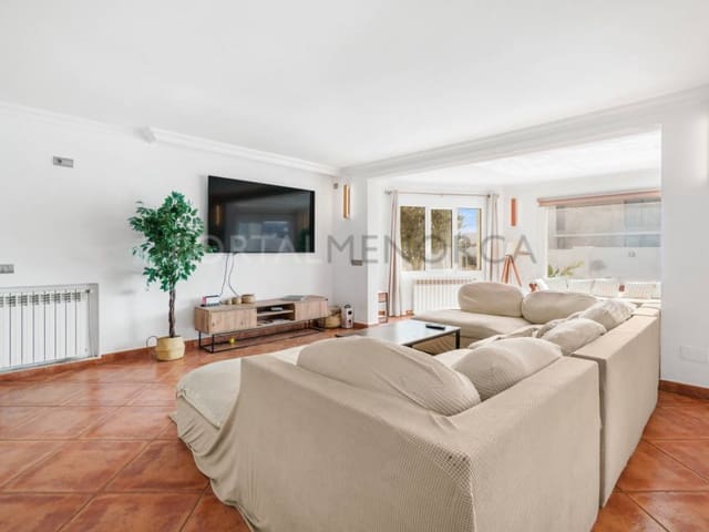 Chalet de 4 habitaciones en Cala'n Blanes, Ciutadella de Menorca en venta con piscina - 895.000 € (Ref: 9639358)