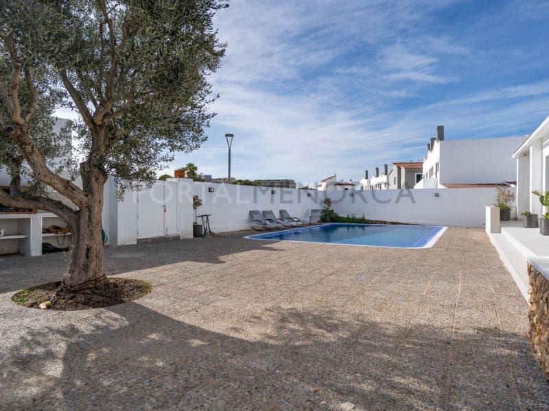 4 bedroom Villa for sale in Cala'n Blanes with pool - € 895,000 (Ref: 9639358)