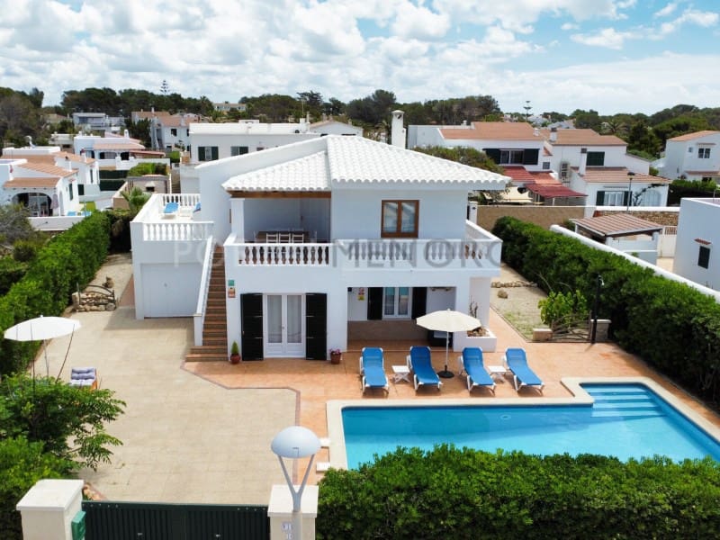 Chalet de 4 habitaciones en Cala Blanca en venta con piscina - 1.260.000 € (Ref: 9639362)