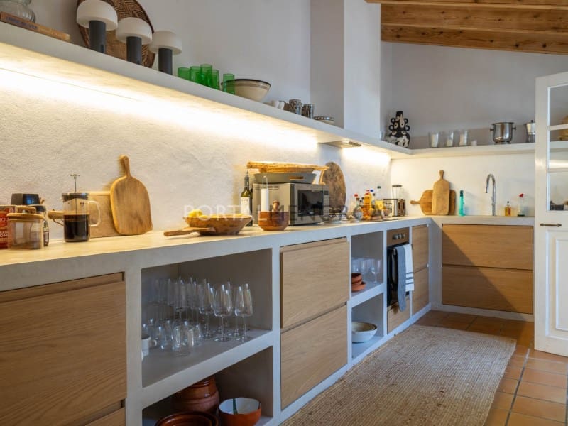 5 bedroom Townhouse for sale in Llucmacanes - € 1,150,000 (Ref: 9639368)