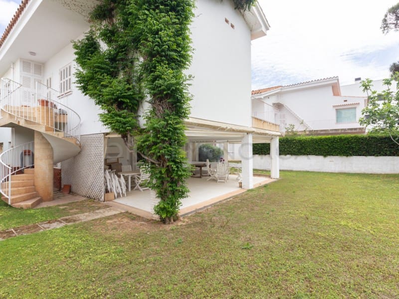 4 Zimmer Villa zu verkaufen in Mahon / Mao mit Pool Garage - 1.500.000 € (Ref: 9639378)